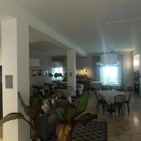 מלון T Hotel- Adults Only, Pet Free 3*