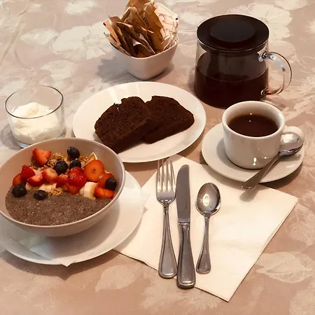 T Hotel- Adults Only, Pet Free מלון 3*