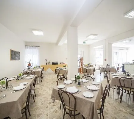 T Hotel- Adults Only, Pet Free 호텔 3*
